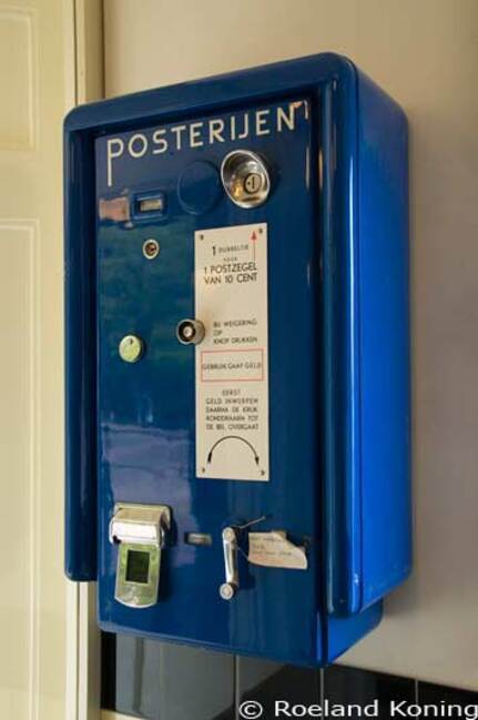 Postzegelautomaat
<br/>
http://www.postzegelclubdebevelanden.nl/index.php?id=Weetjes, Datum onbekend
